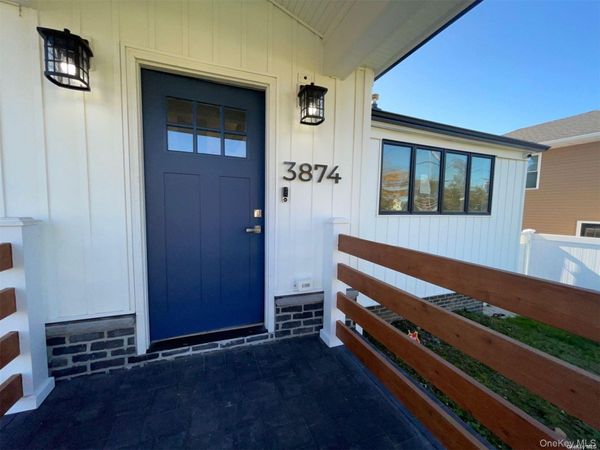 3874 JERUSALEM Avenue , Unit MAIN FL, Seaford, NY 11783