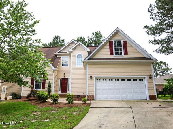 10 London Way, Spring Lake, NC 28390
