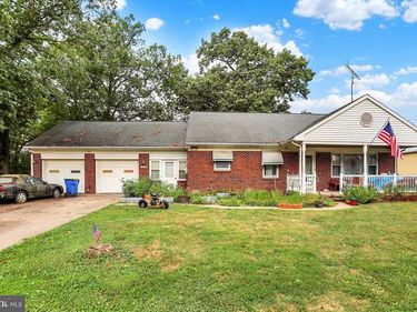 1802 DUBS CHURCH ROAD , HANOVER, PA 17331