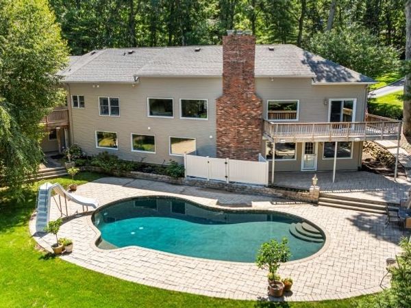 100 Pine Grove Rd, Berkeley Heights, NJ 07922
