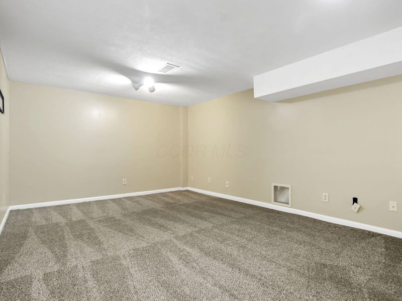 5892 Snowdrop Avenue, Galloway, OH 43119 Photo 31