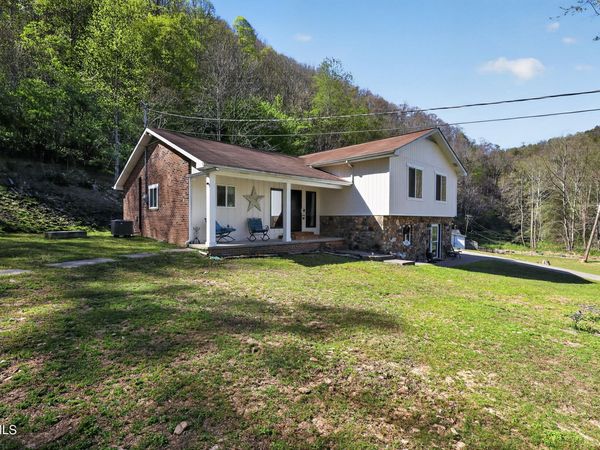 11343 Robinson Hollow Road, Coeburn, VA 24230