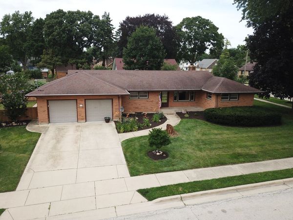 852 Carr Street , Elgin, IL 60123