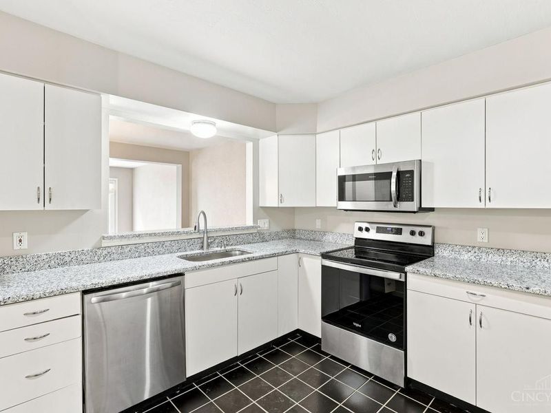 5055 Bristol Court, Loveland, OH 45140 Photo 7