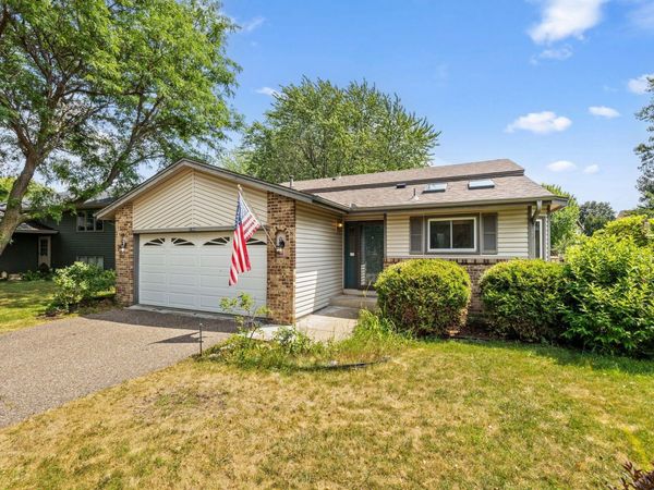 8064 Lower 147th Street W, Apple Valley, MN 55124