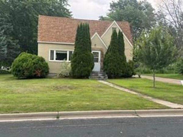 503 N Elm Street , Belle Plaine, MN 56011