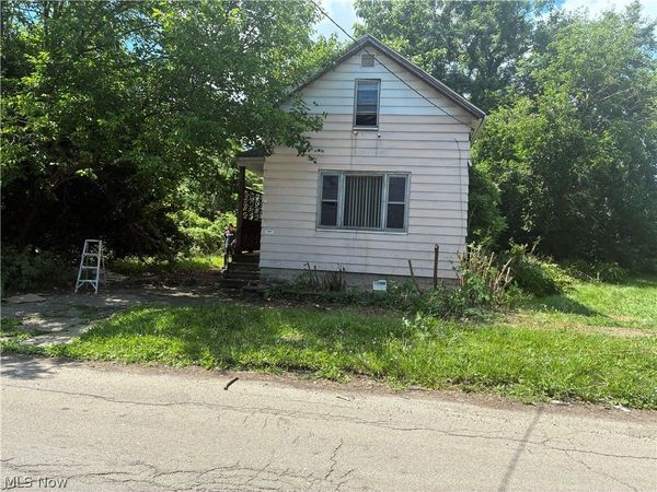 6902 Morgan Avenue , Cleveland, OH 44127