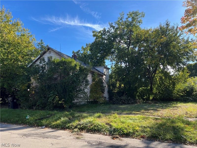 6902 Morgan Avenue, Cleveland, OH 44127 Photo 2