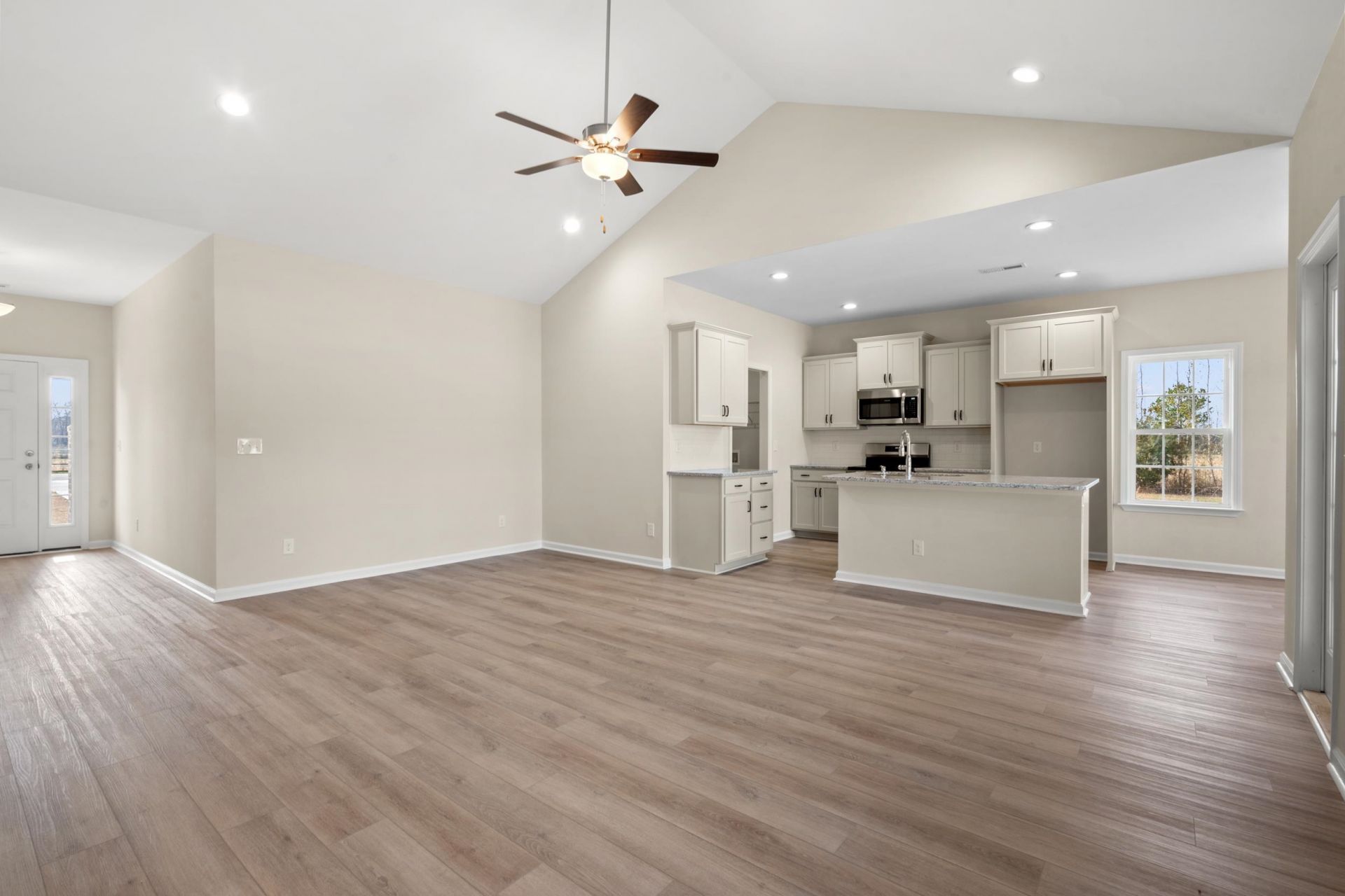 1134 W Business 9  Photo 3