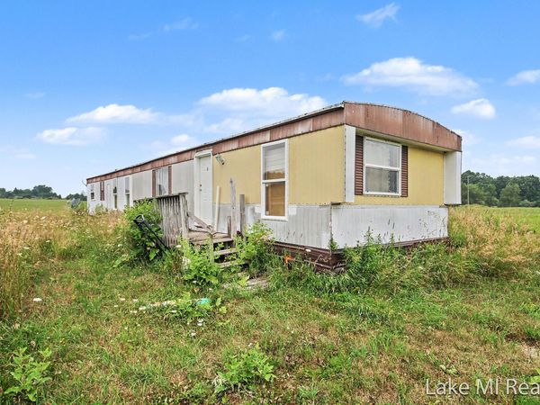 12650 Jefferson Road, Morley, MI 49336