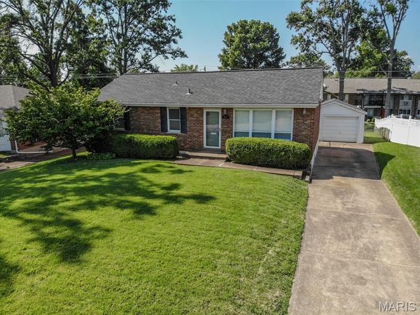 8932 Ione Lane , Affton, MO 63123
