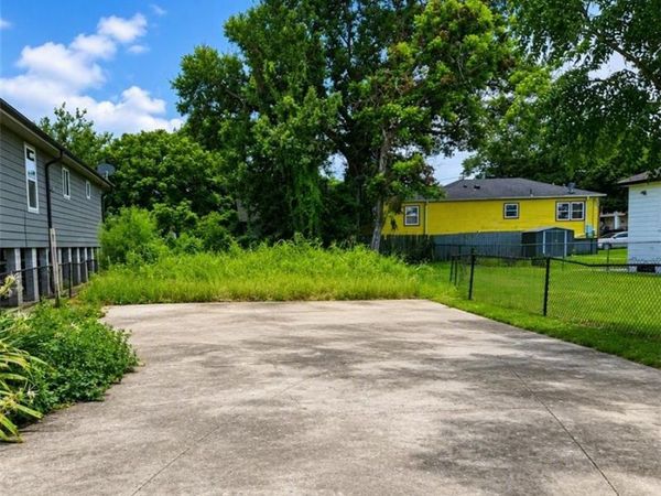 9126 FIG Street , New Orleans, LA 70118