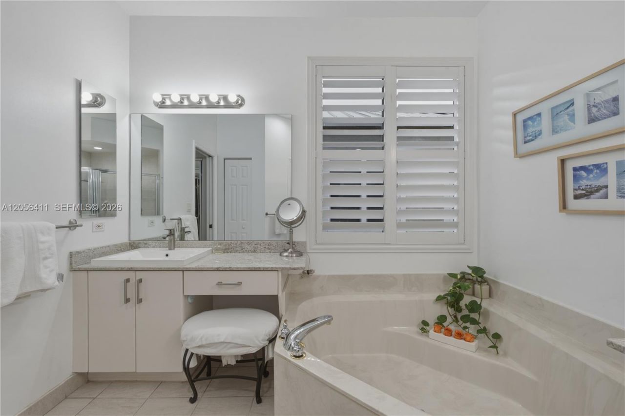 1032 NW 139th Ter , Pembroke Pines, FL 33028 Photo