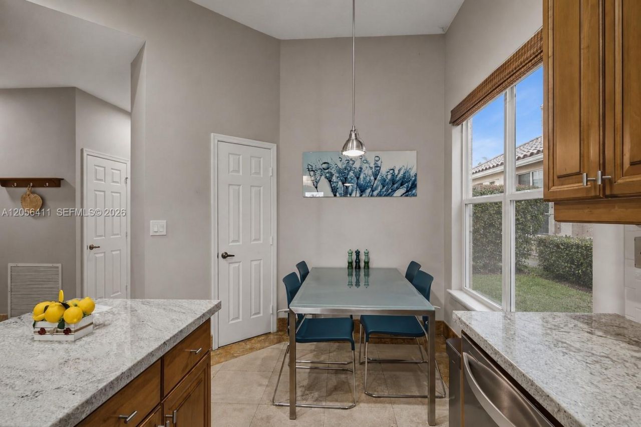 1032 NW 139th Ter , Pembroke Pines, FL 33028 Photo