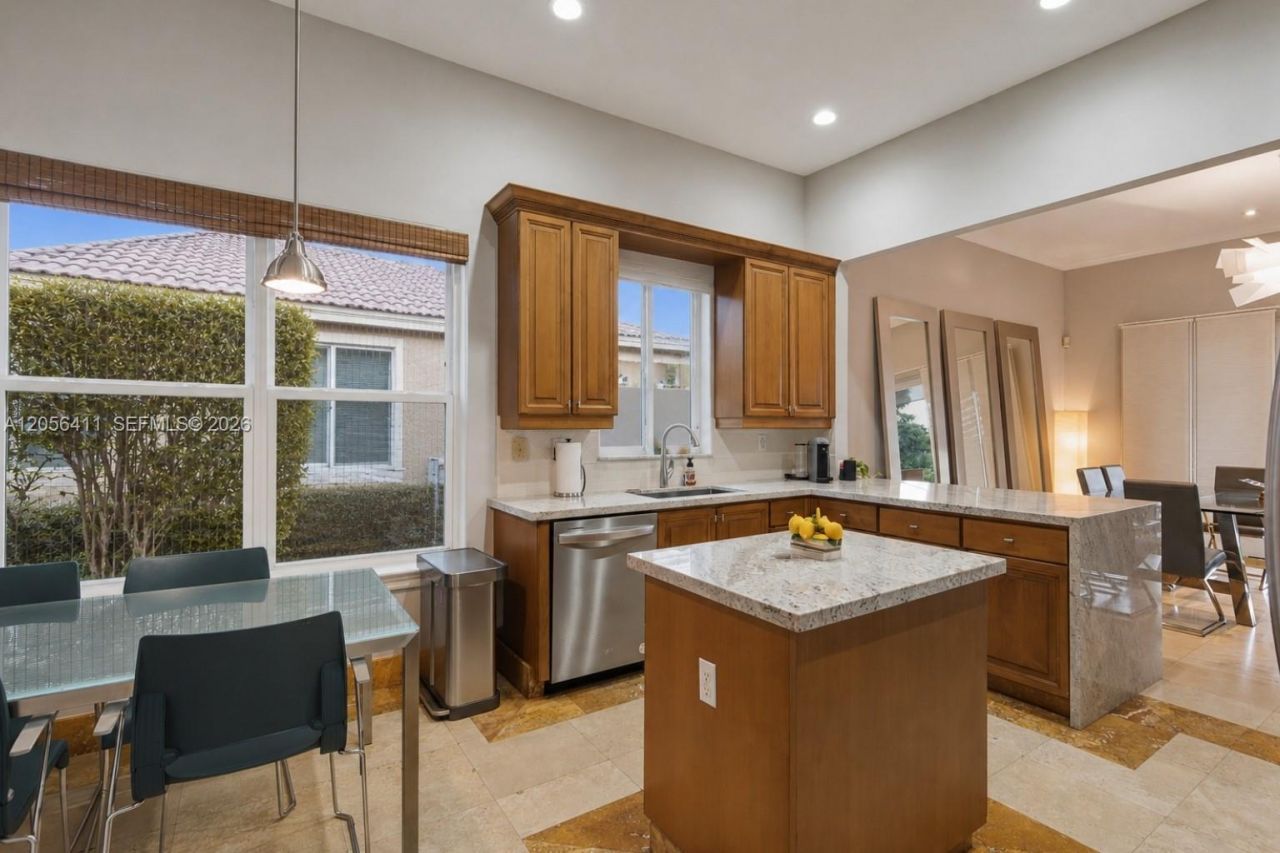 1032 NW 139th Ter , Pembroke Pines, FL 33028 Photo