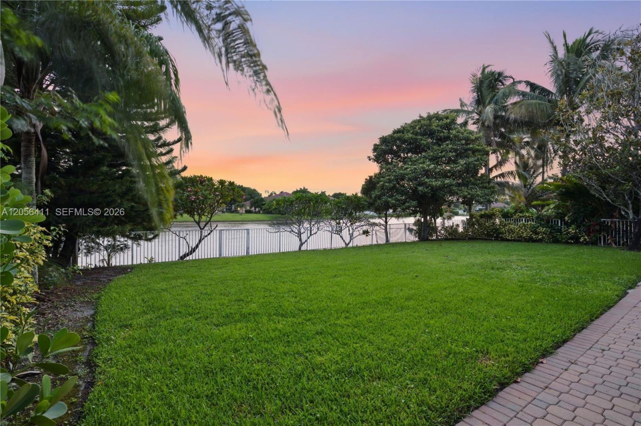1032 NW 139th Ter , Pembroke Pines, FL 33028 Photo