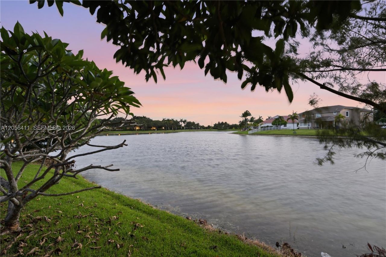 1032 NW 139th Ter , Pembroke Pines, FL 33028 Photo
