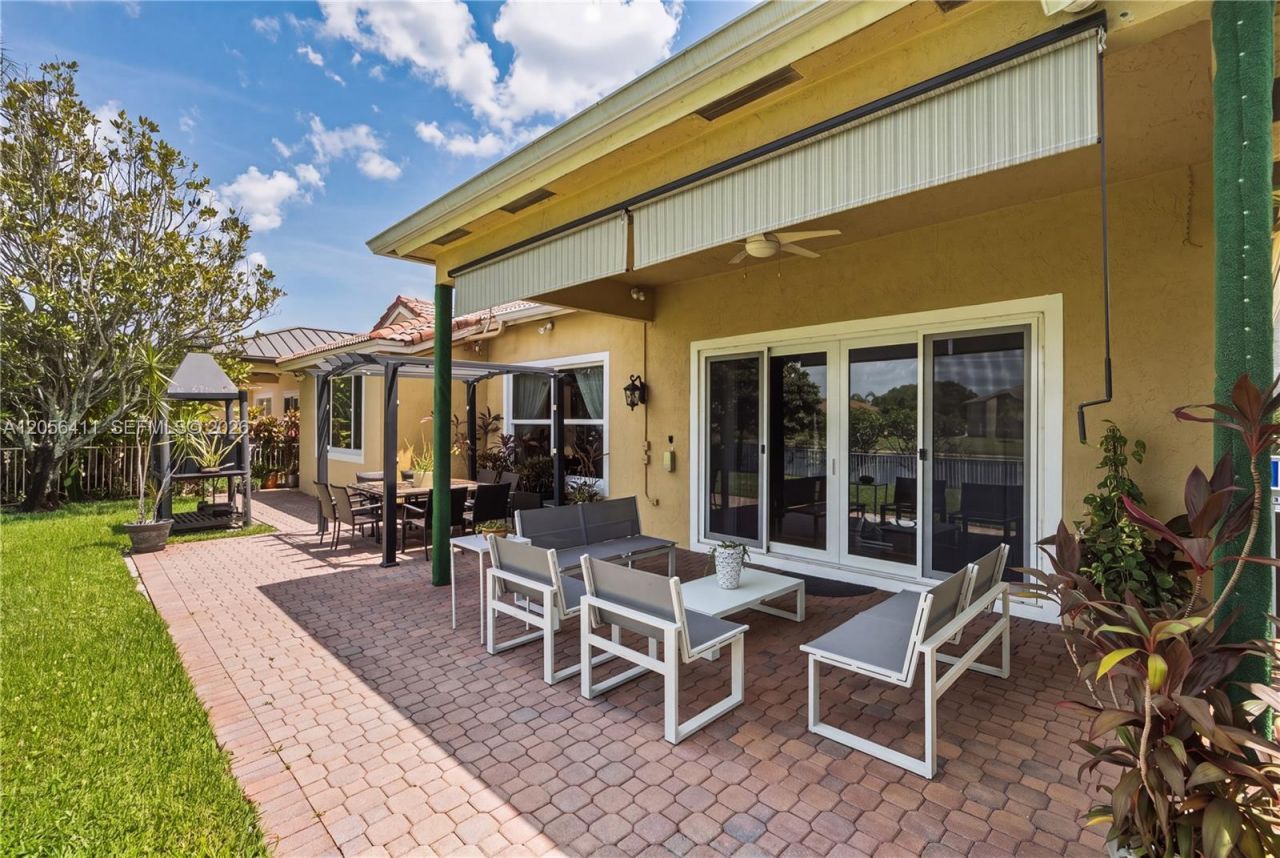1032 NW 139th Ter , Pembroke Pines, FL 33028 Photo