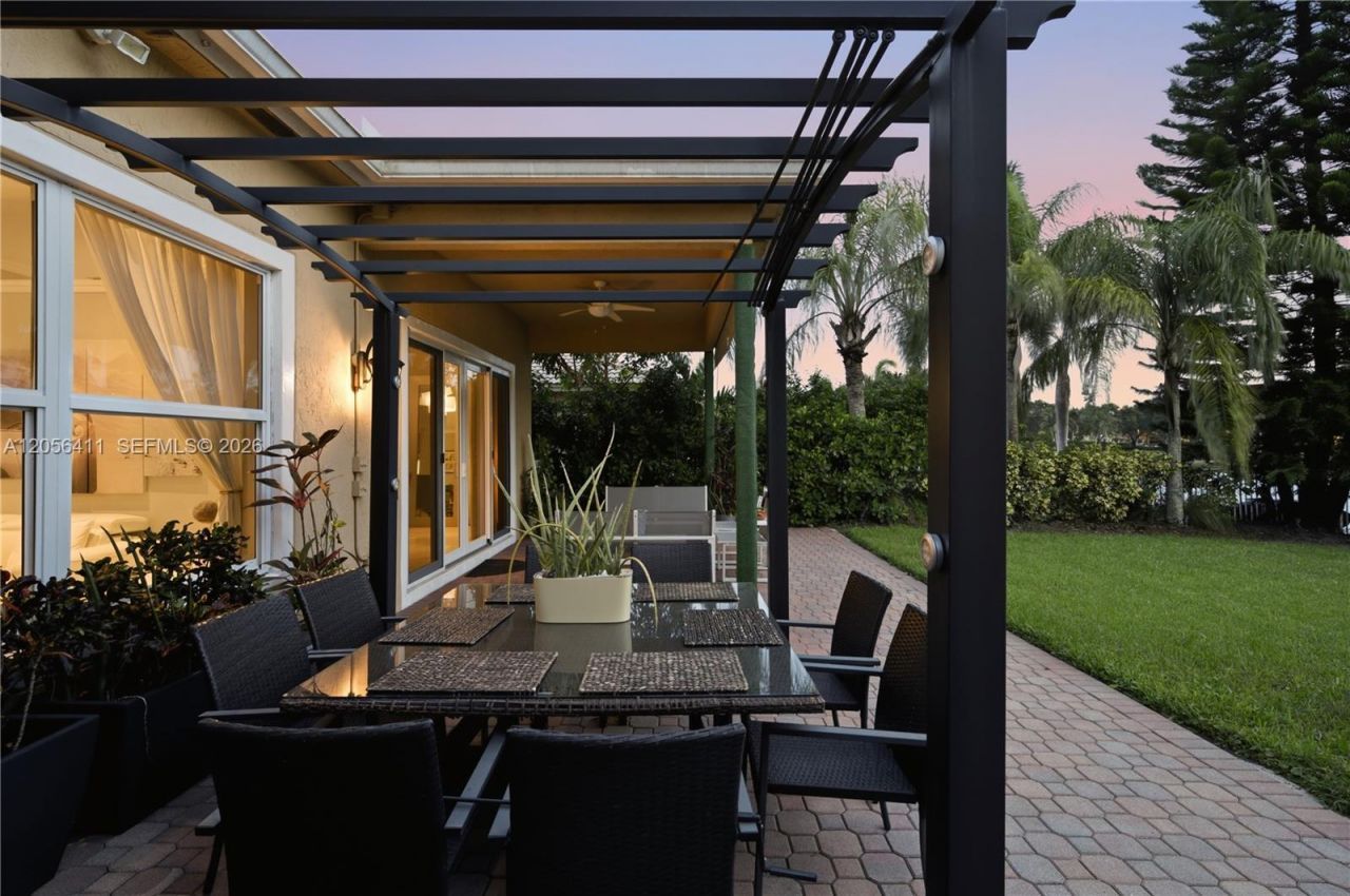 1032 NW 139th Ter , Pembroke Pines, FL 33028 Photo