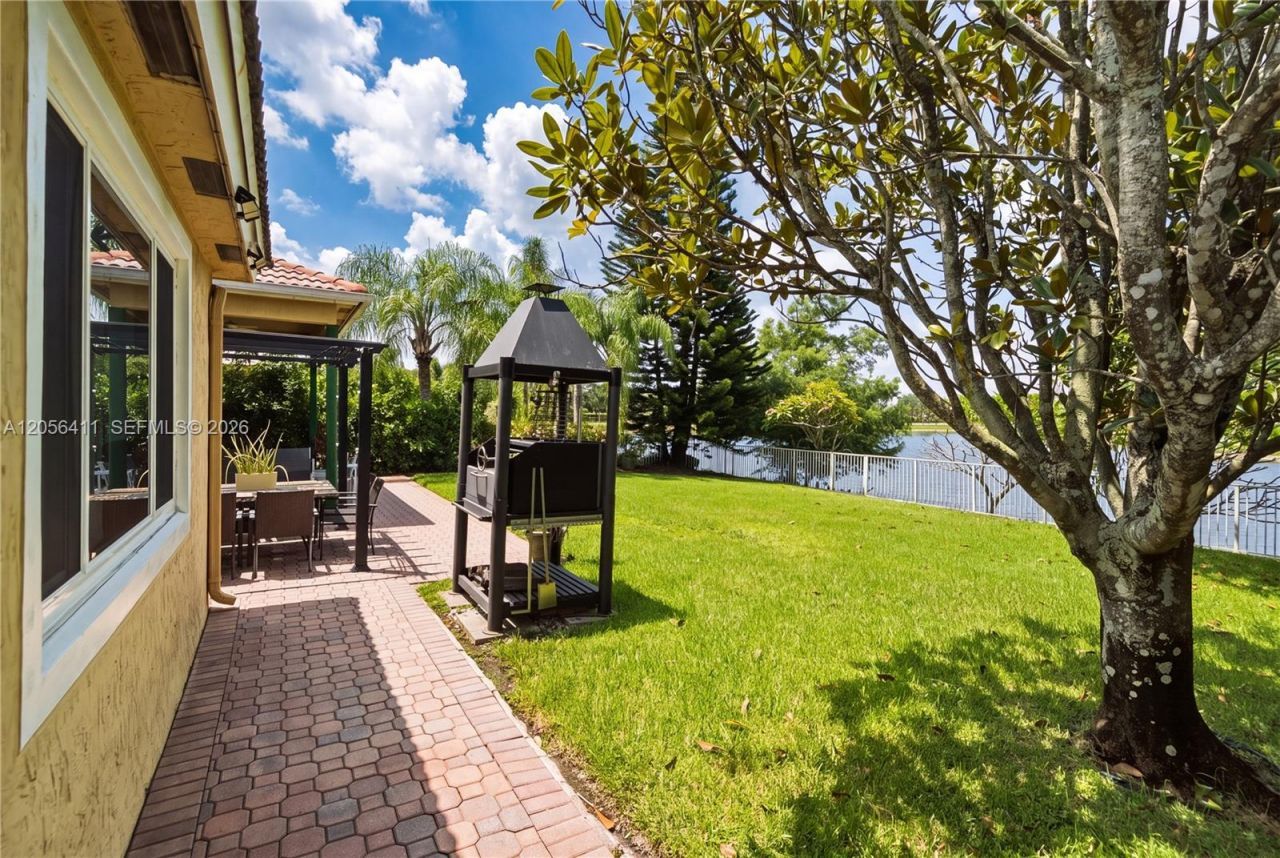 1032 NW 139th Ter , Pembroke Pines, FL 33028 Photo