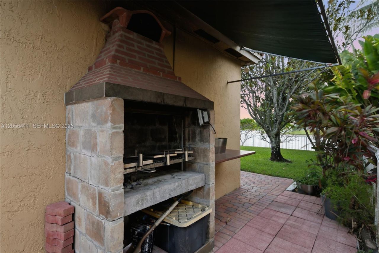 1032 NW 139th Ter , Pembroke Pines, FL 33028 Photo