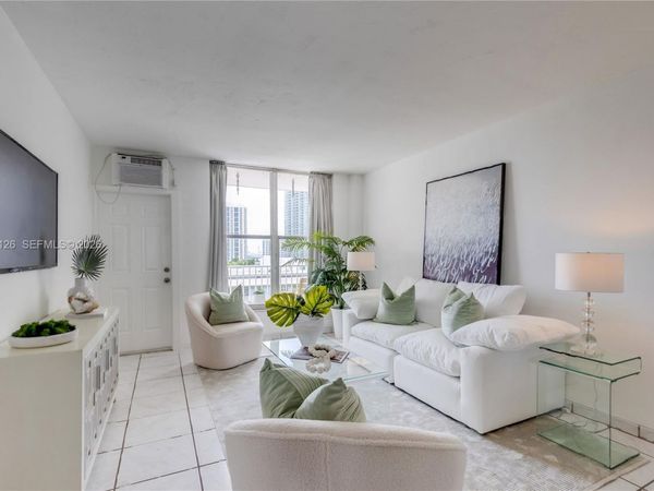 1300 Lincoln Rd , Unit B802, Miami Beach, FL 33139