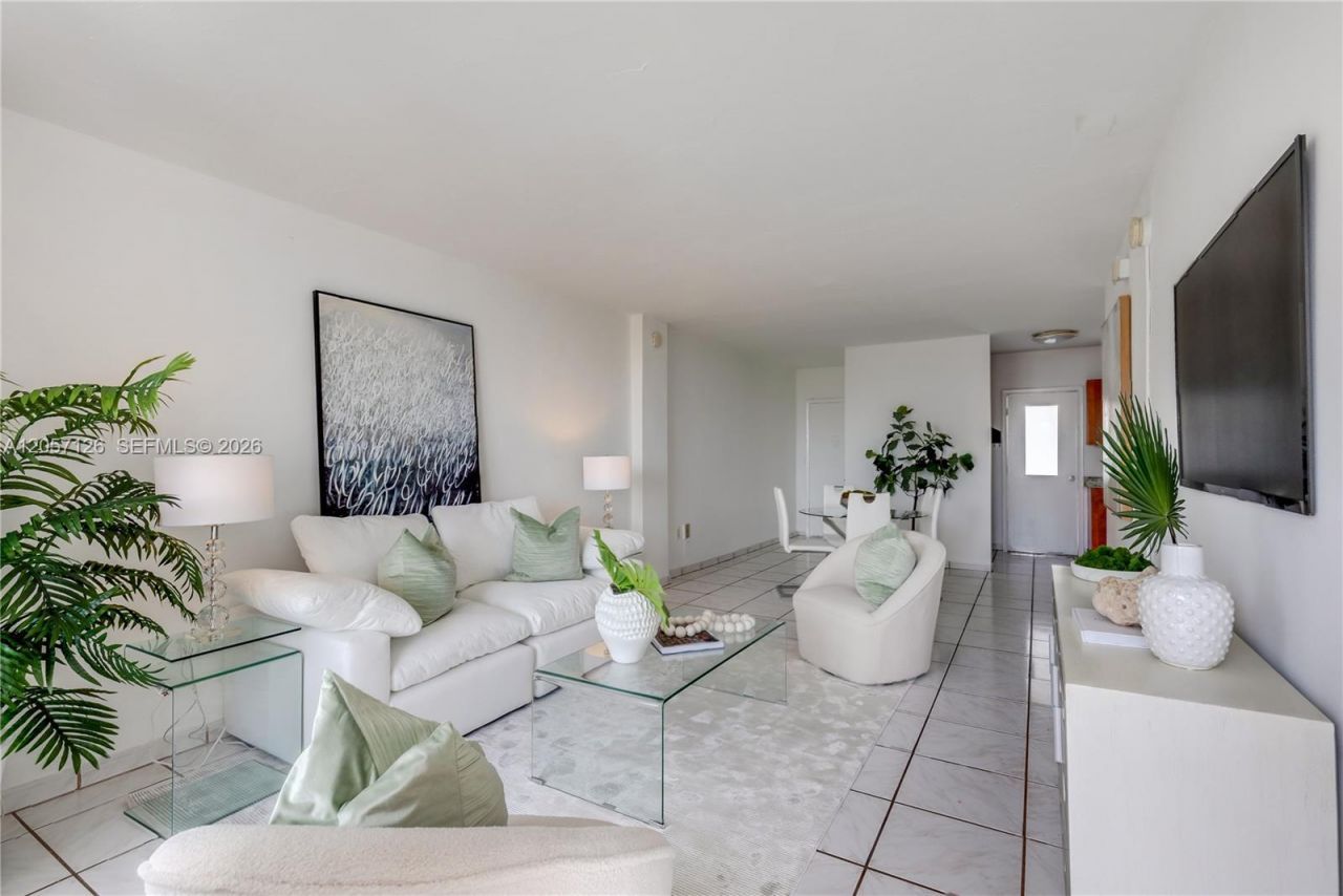 1300 Lincoln Rd, Unit B802, Miami Beach, FL 33139 Photo