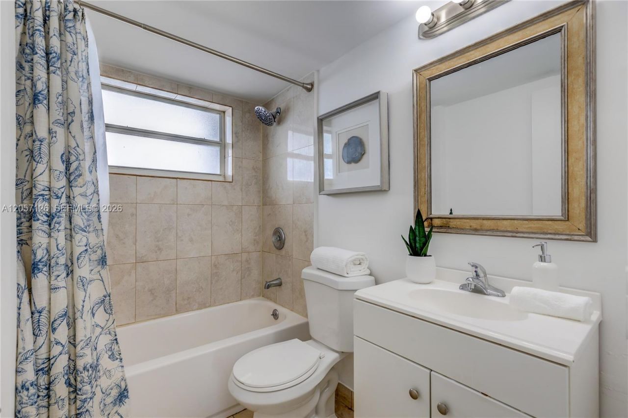 1300 Lincoln Rd, Unit B802, Miami Beach, FL 33139 Photo