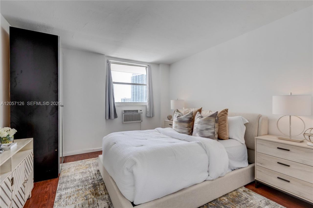 1300 Lincoln Rd, Unit B802, Miami Beach, FL 33139 Photo