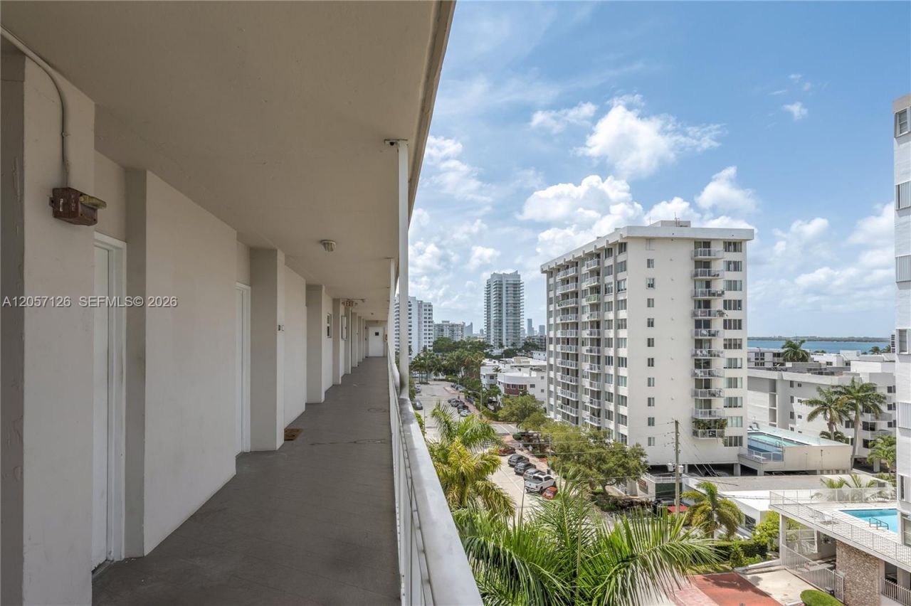 1300 Lincoln Rd, Unit B802, Miami Beach, FL 33139 Photo
