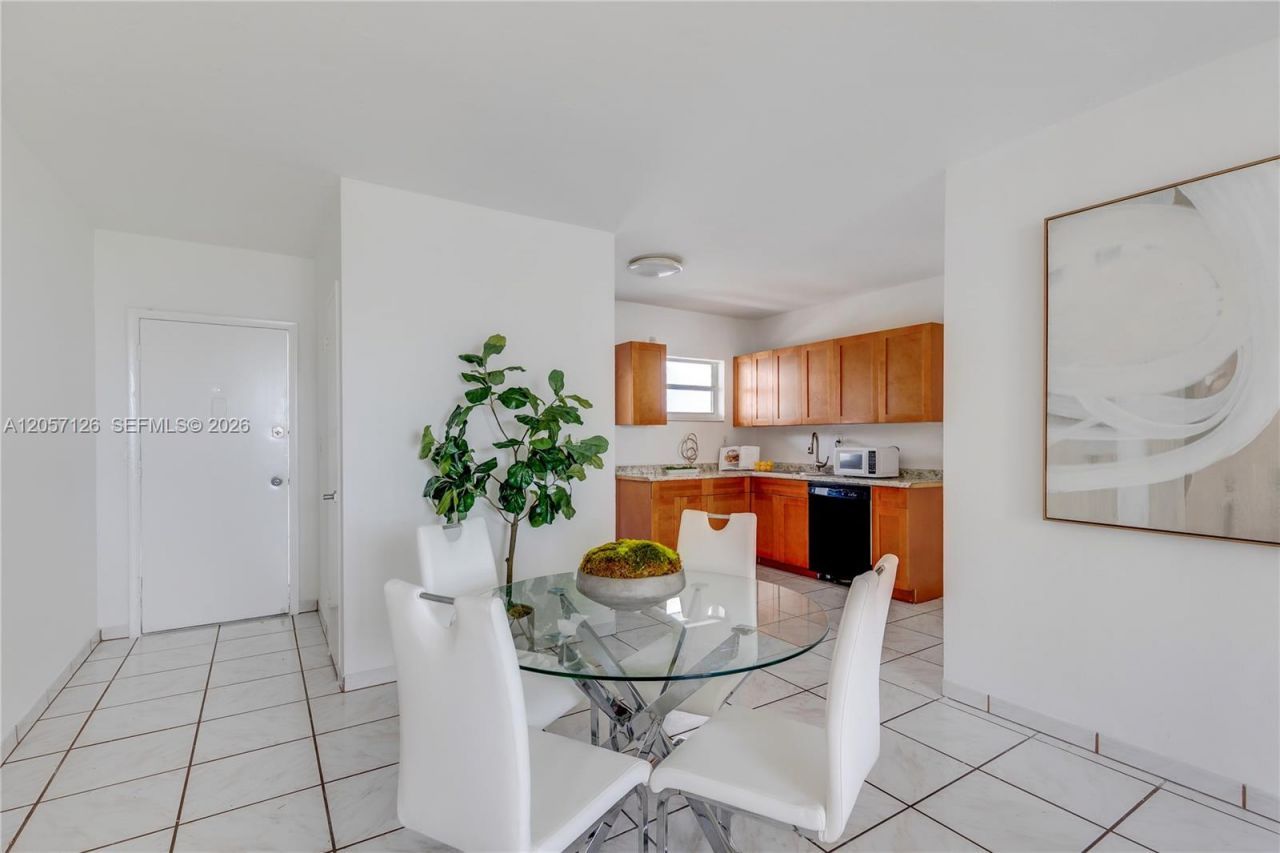 1300 Lincoln Rd, Unit B802, Miami Beach, FL 33139 Photo