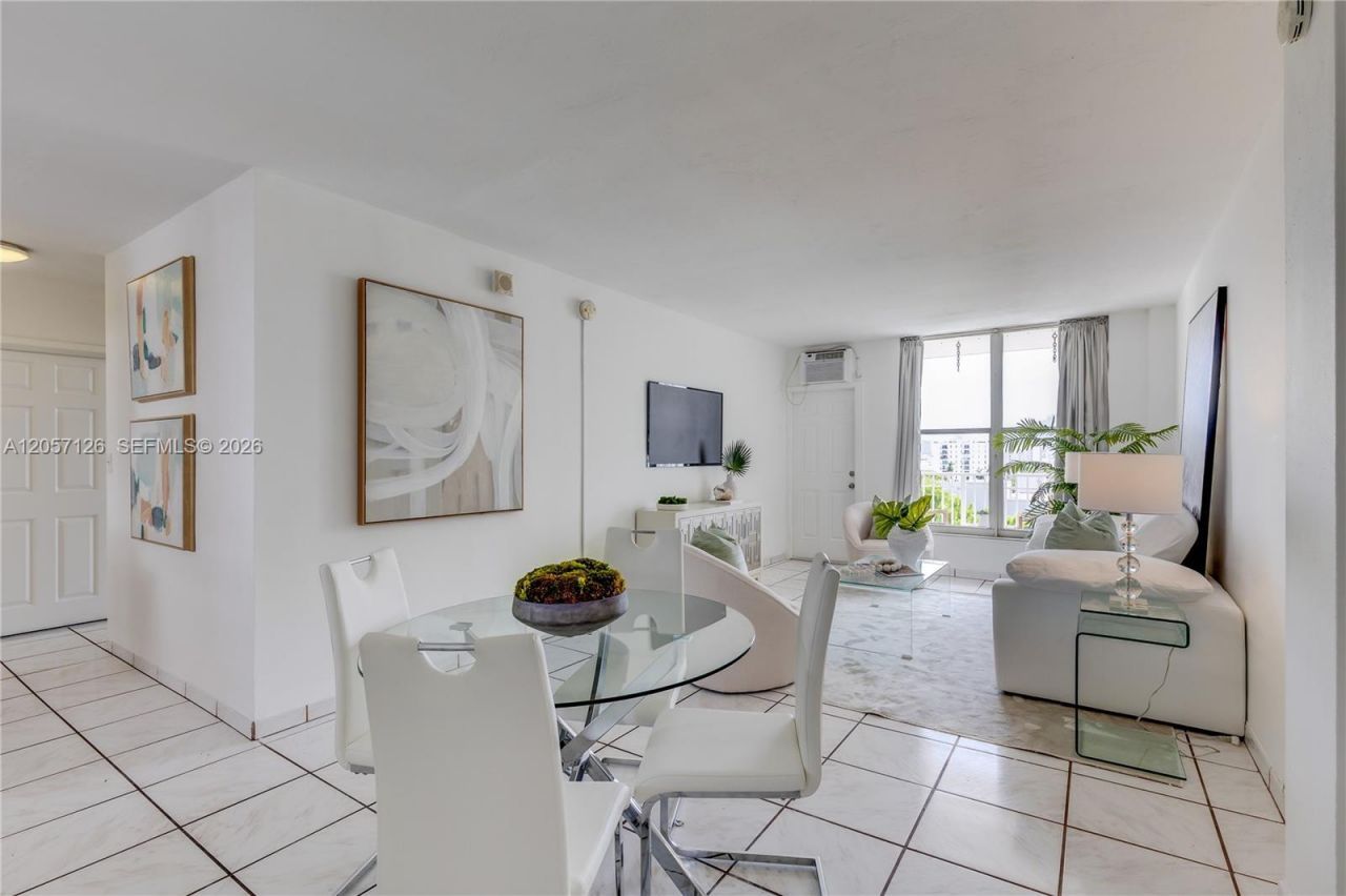 1300 Lincoln Rd, Unit B802, Miami Beach, FL 33139 Photo
