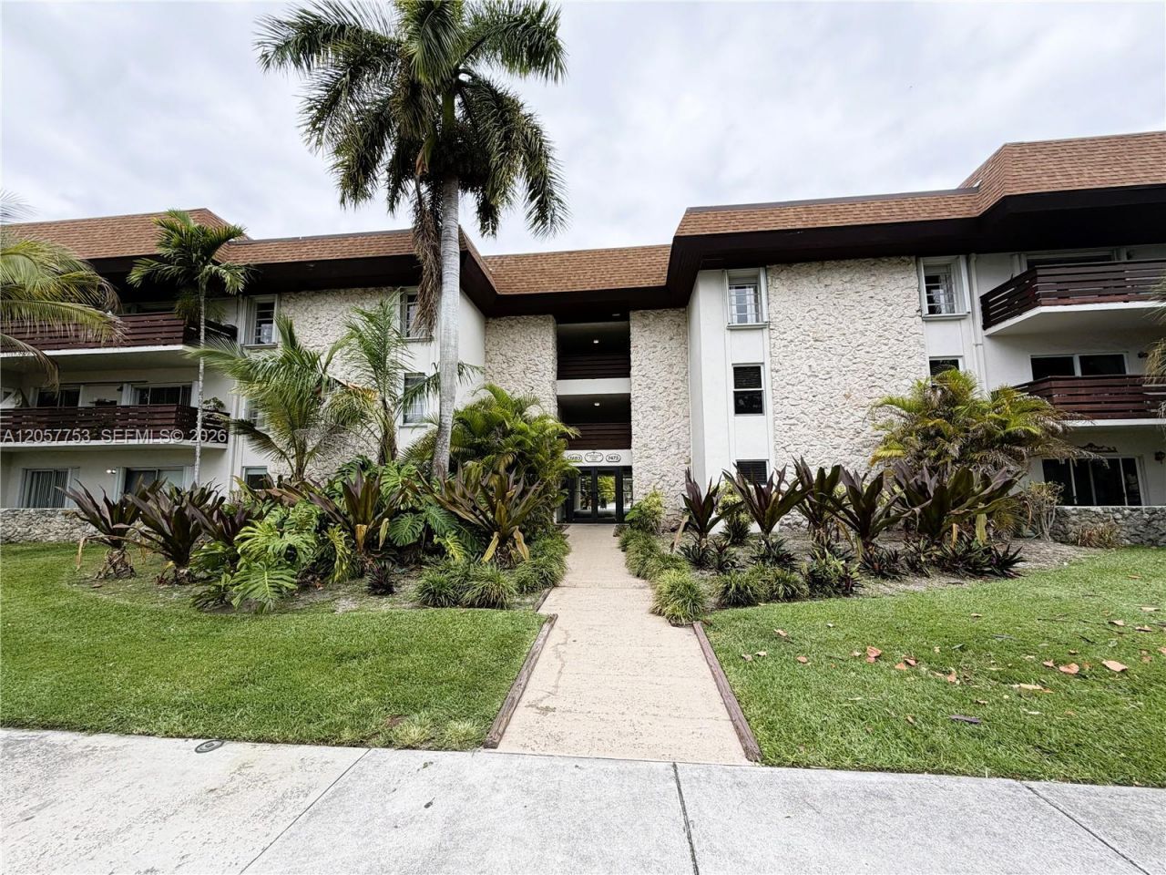 7483 SW 82nd St , Unit A102, Miami, FL 33143 Photo