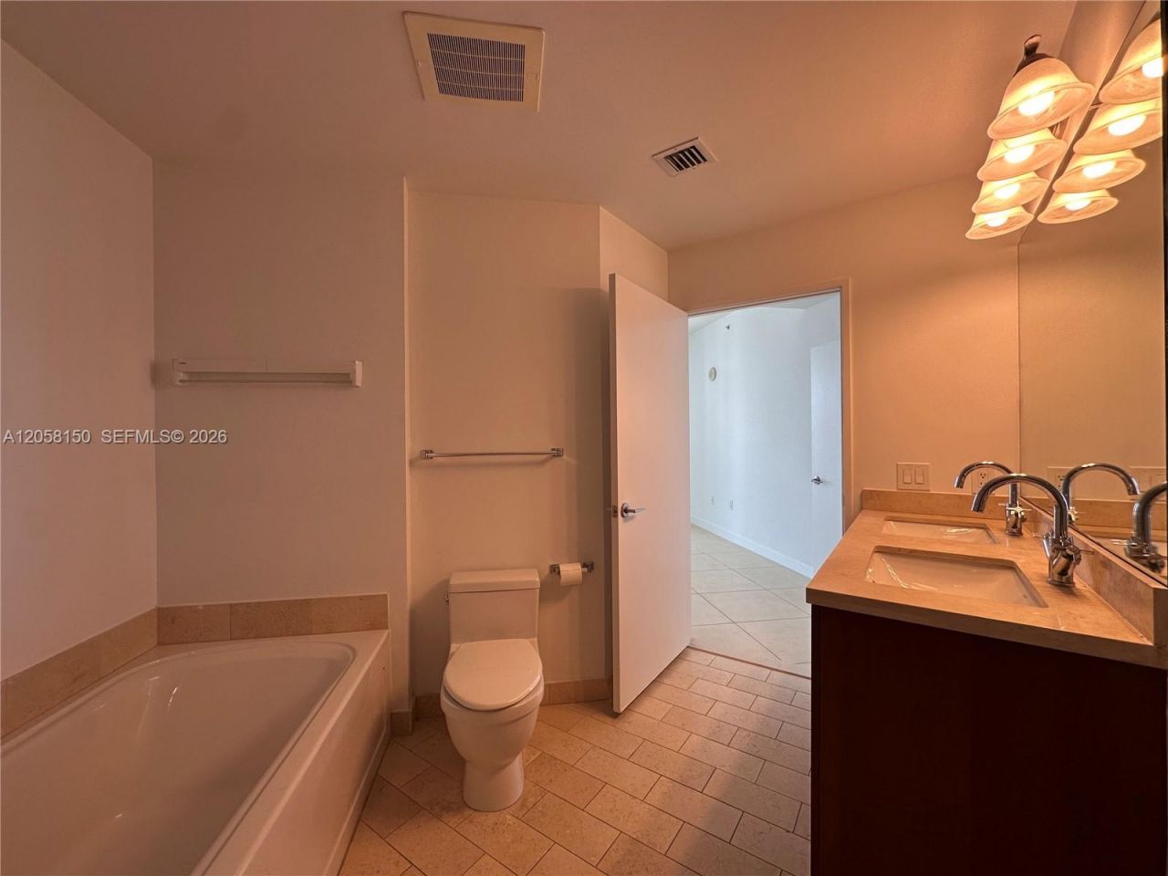 1111 SW 1st Ave, Unit 1525-N, Miami, FL 33130 Photo