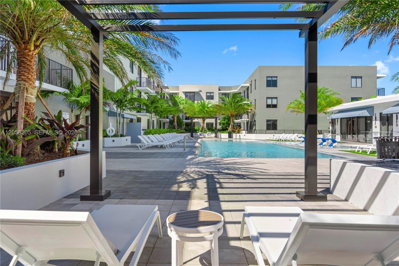 208 N Federal Hwy, Unit PH 827, Pompano Beach, FL 33062 Photo