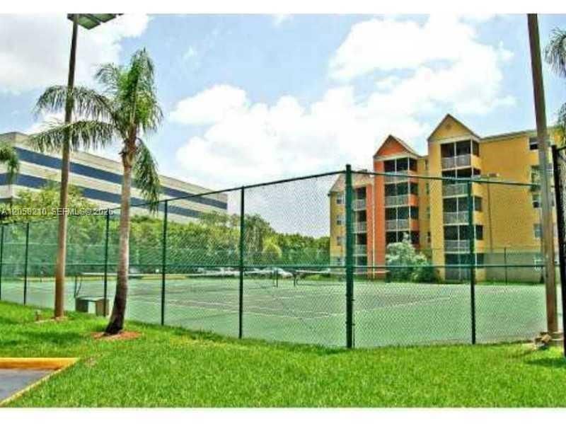 8343 Lake Dr, Unit 101, Doral, FL 33166 Photo