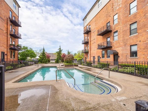 6533 E Jefferson Avenue, Detroit, MI 48207