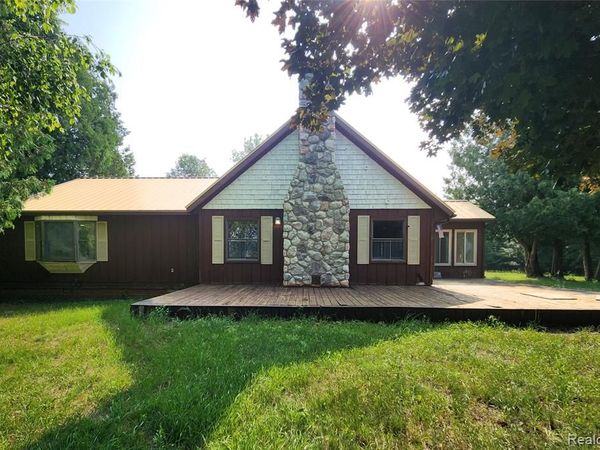 5665 White Creek Road, Marlette, MI 48453