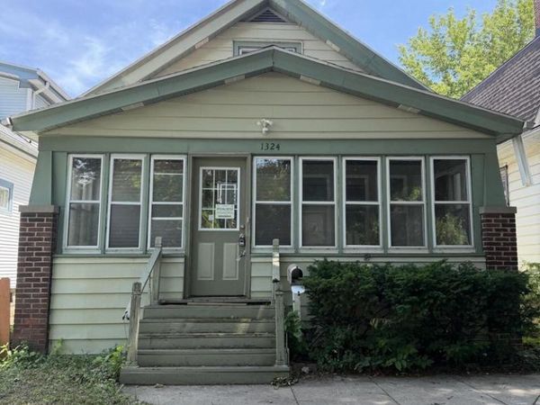 1324 S 77th STREET, West Allis, WI 53214