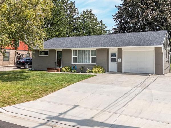 906 OSHKOSH STREET, New London, WI 54961