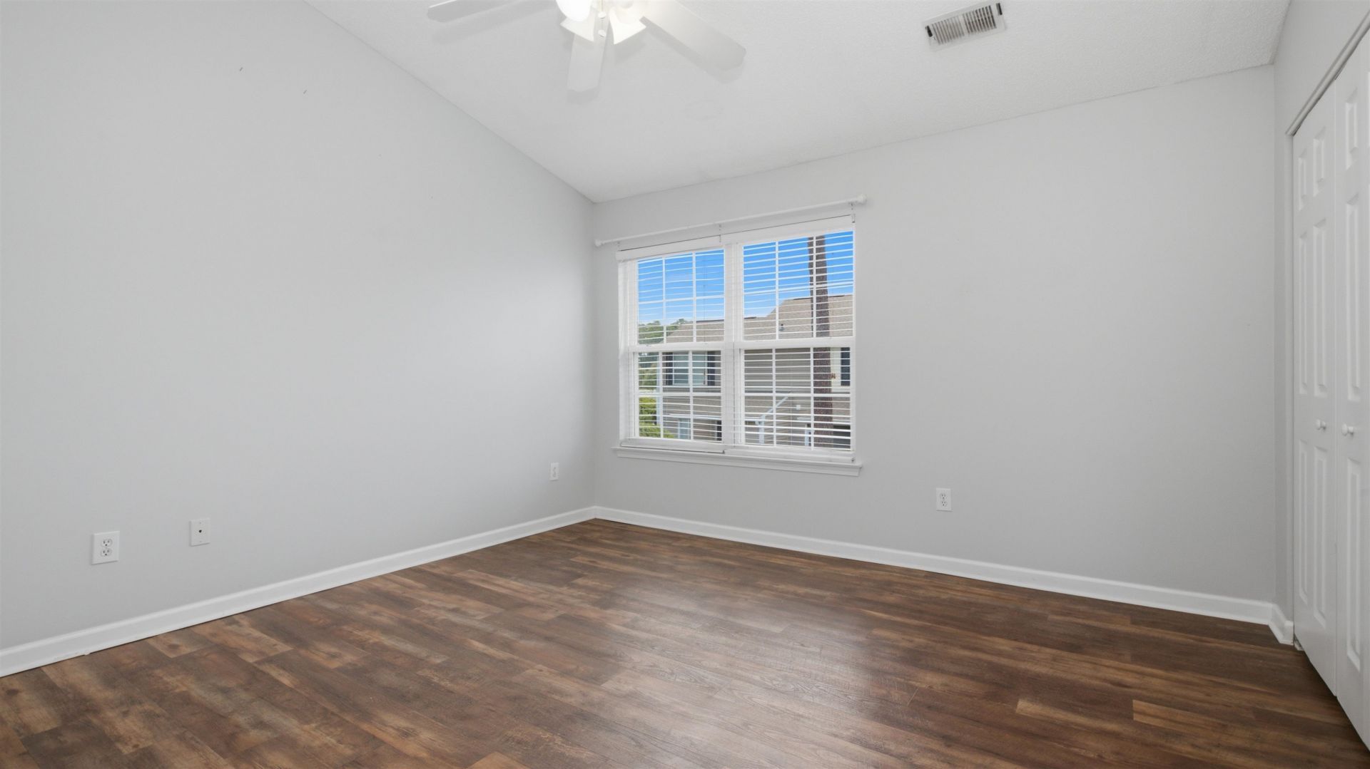 3586 Evergreen Way Photo 21