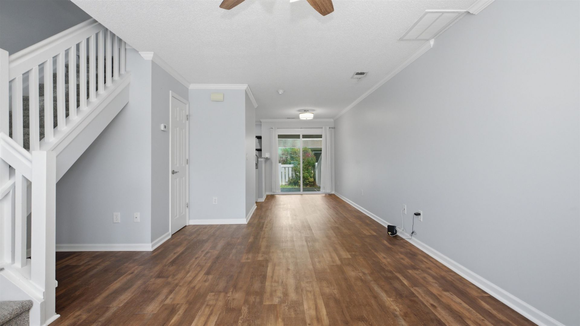 3586 Evergreen Way Photo 5