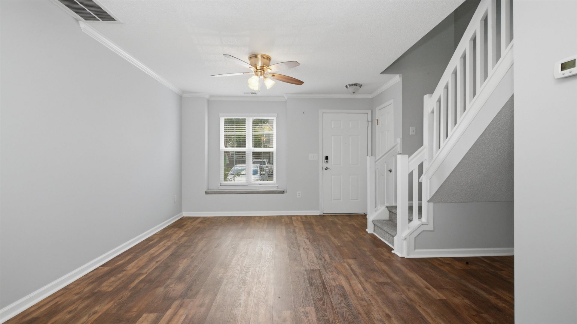 3586 Evergreen Way Photo 7