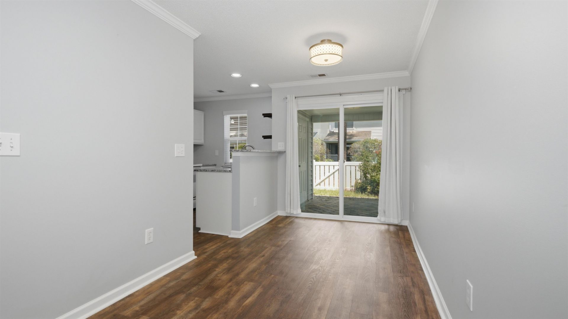 3586 Evergreen Way Photo 9