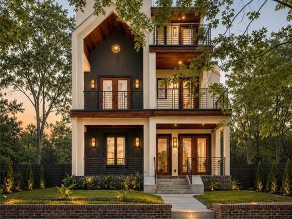 339 Peachtree Avenue NE, Atlanta, GA 30305