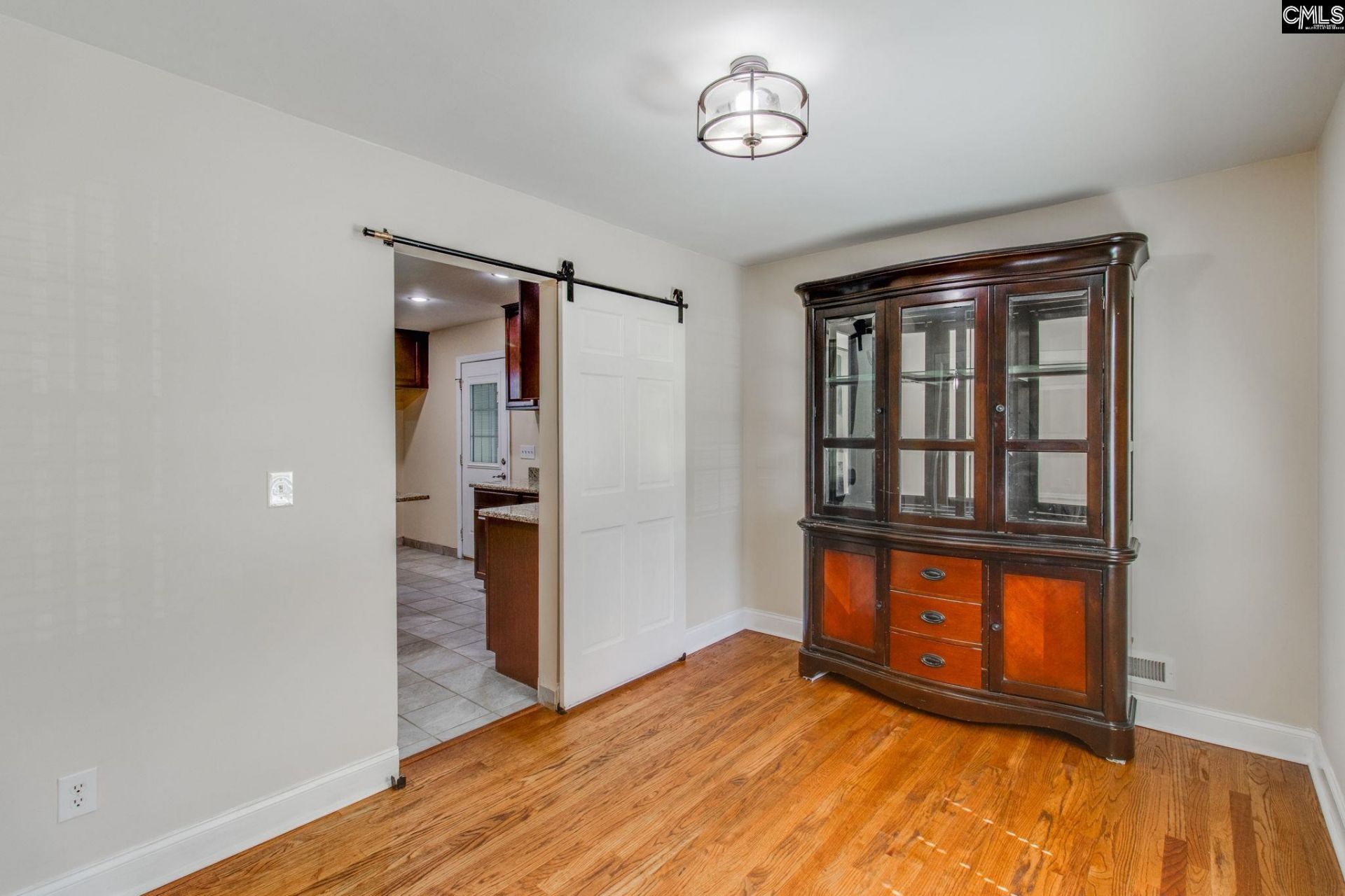 2533 Chatsworth Road  Photo 10