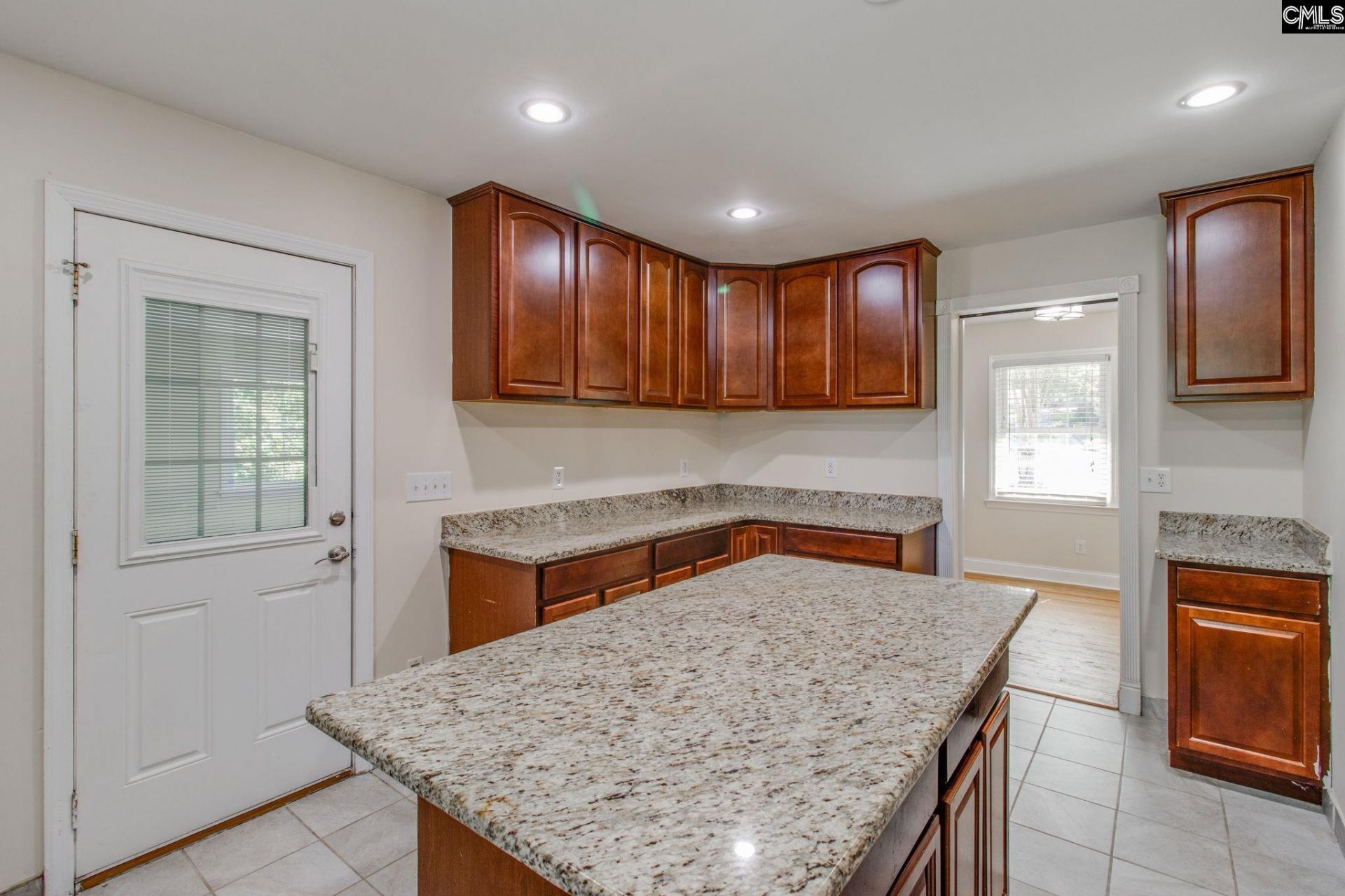 2533 Chatsworth Road  Photo 15