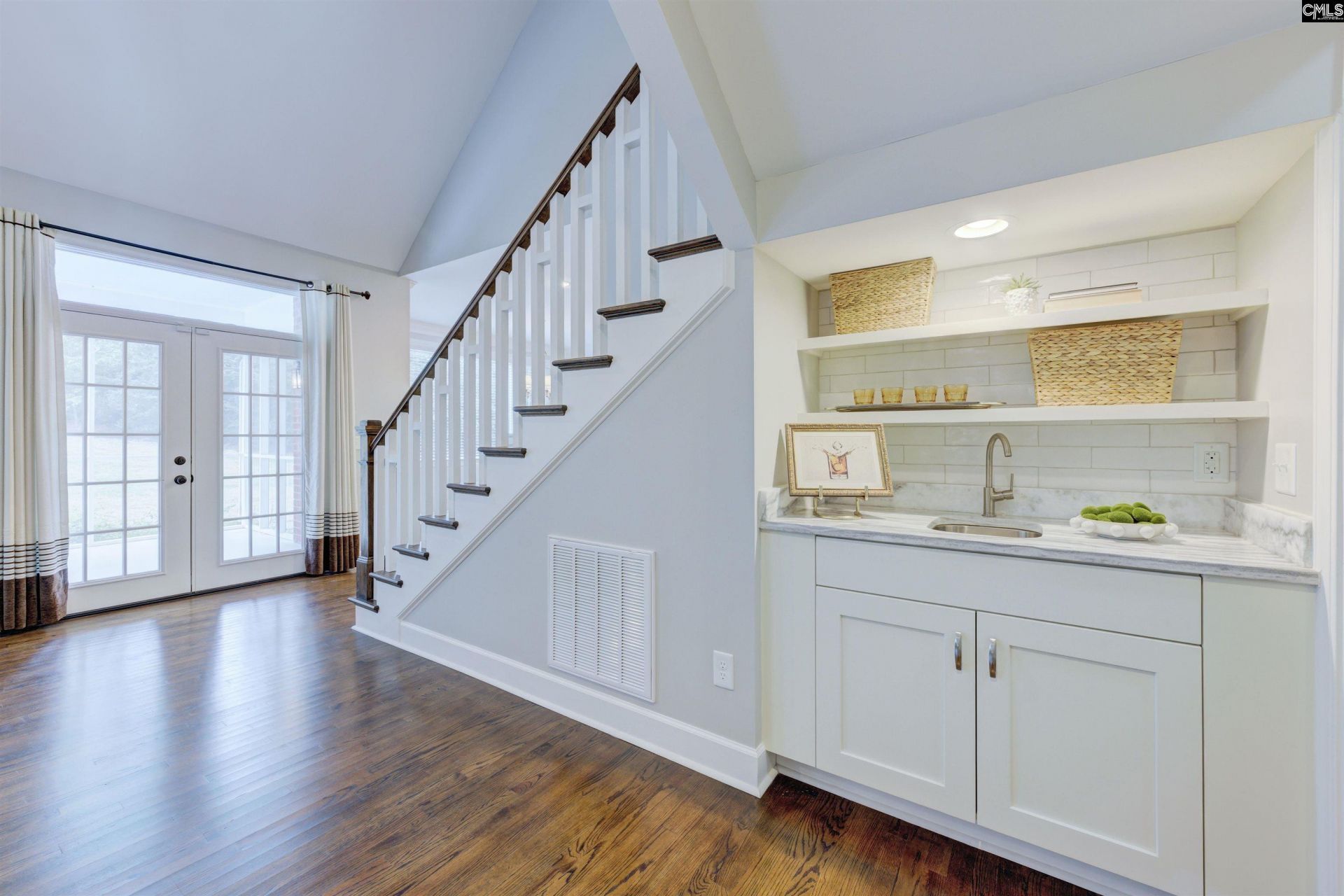 121 Cowdray Park  Photo 12