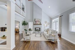 121 Cowdray Park  photo 4