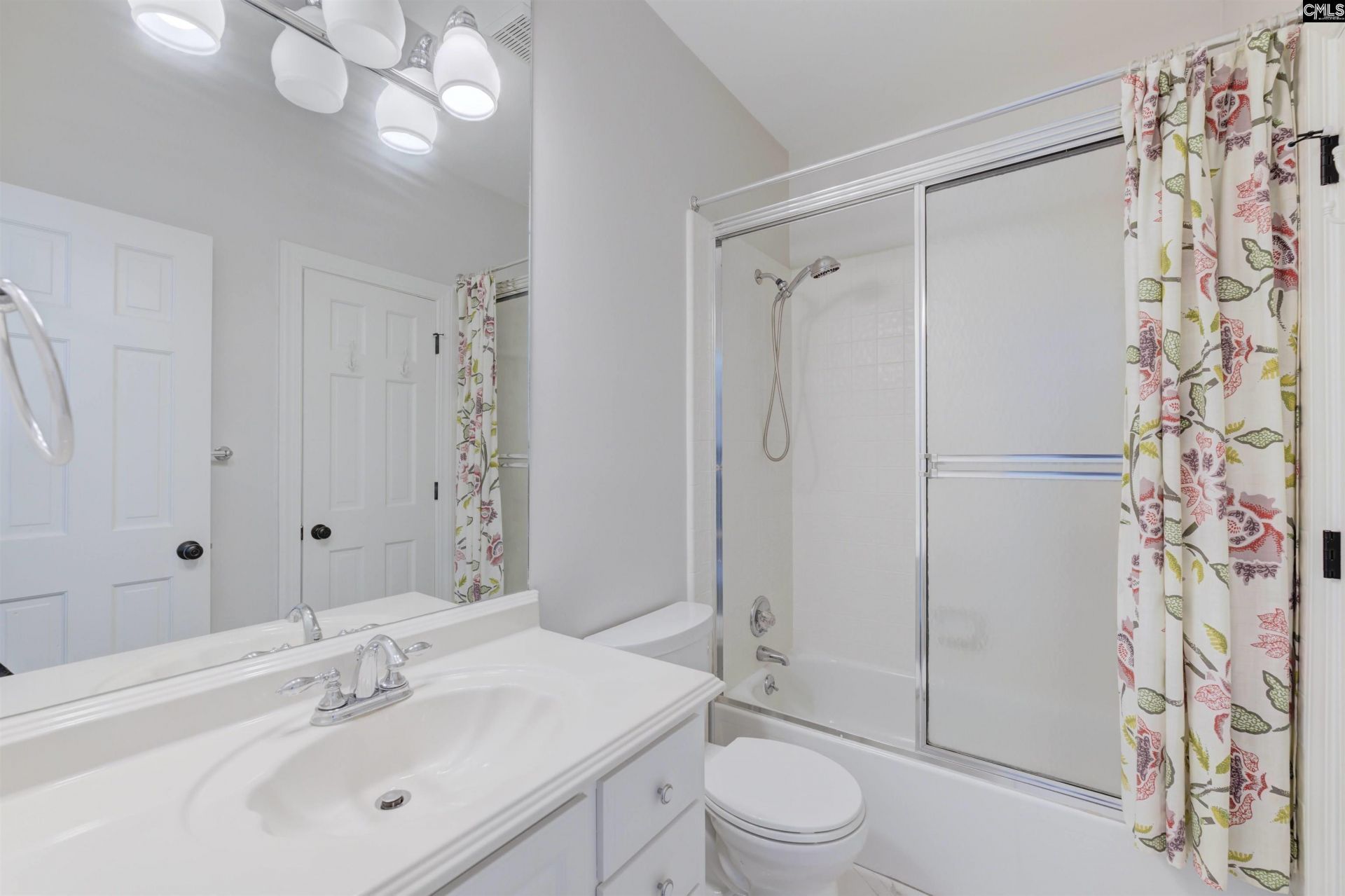 121 Cowdray Park  Photo 24